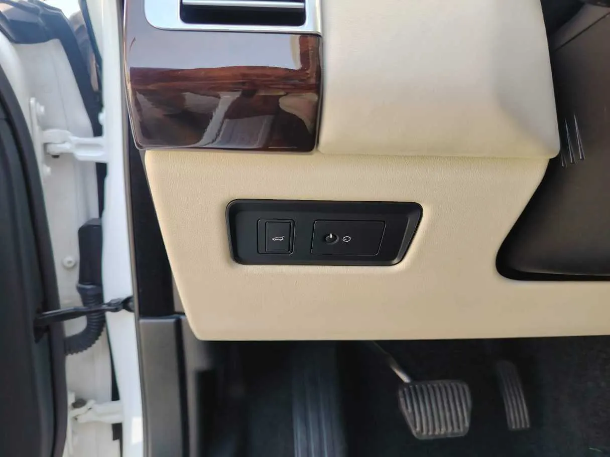 Car image 42