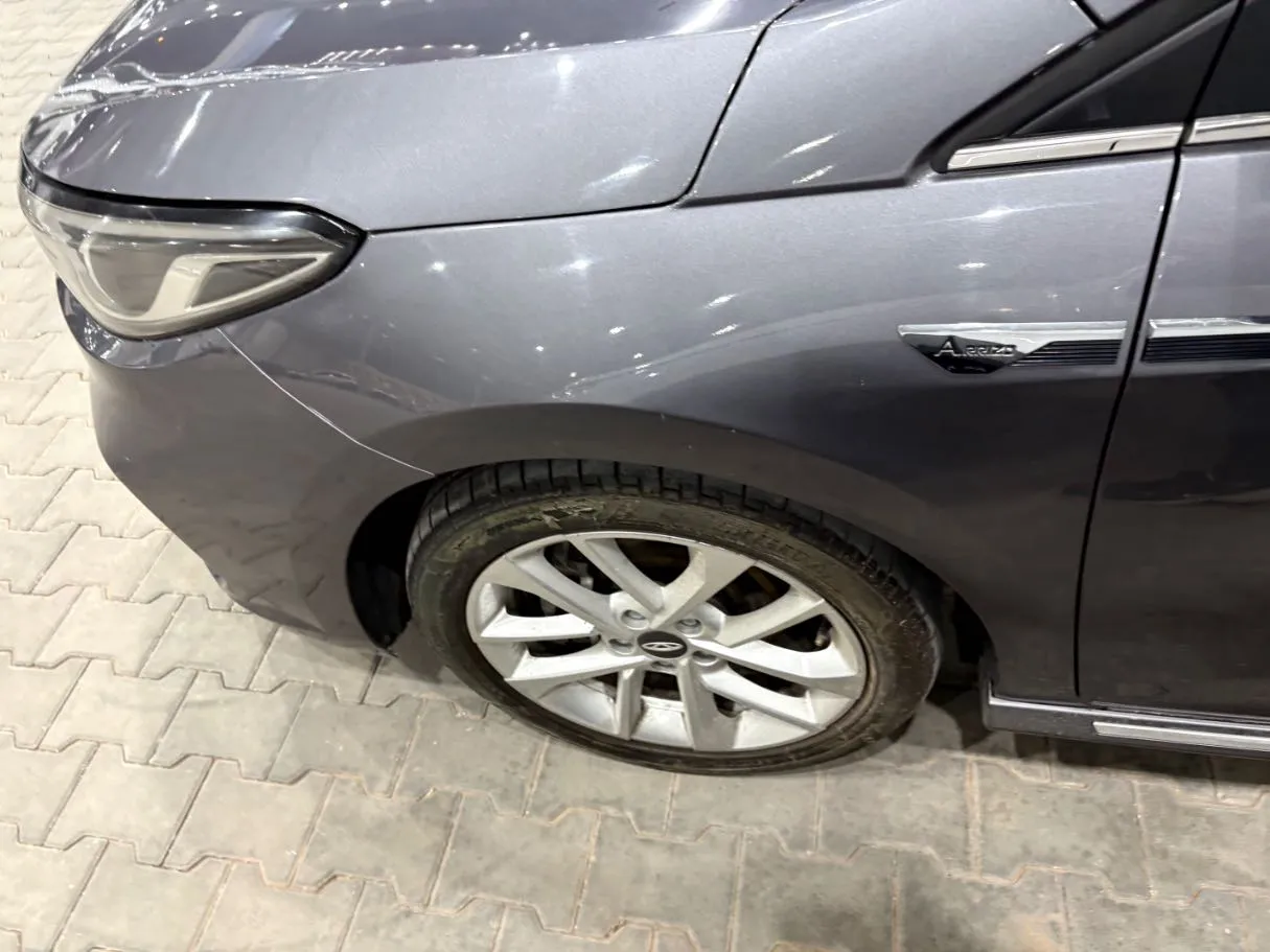 Car image 7