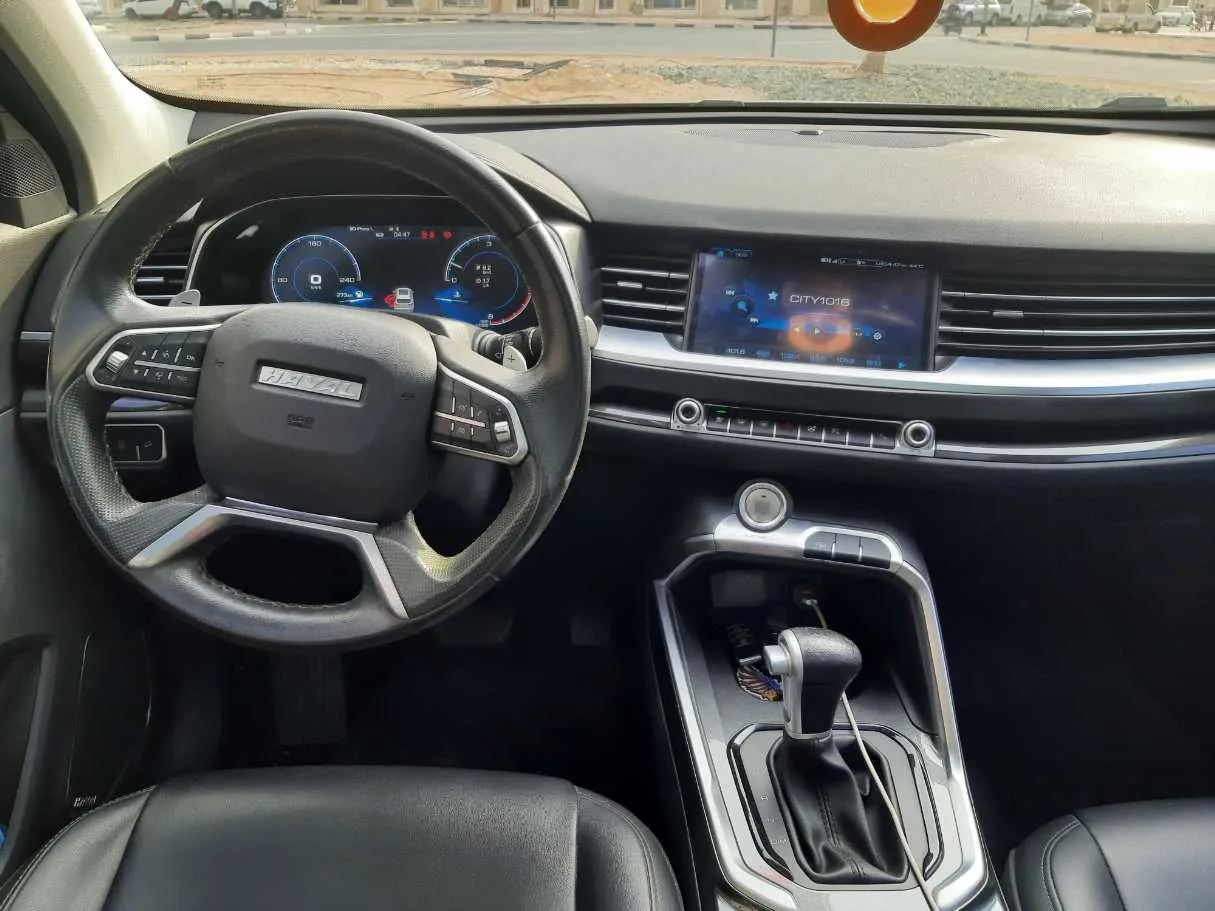 Car image 15