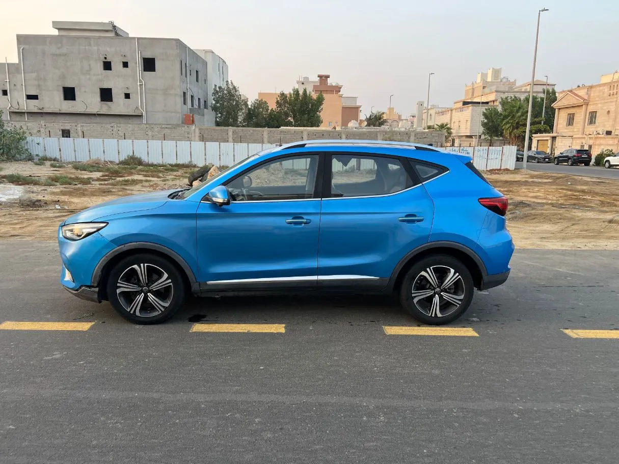 Car image 8