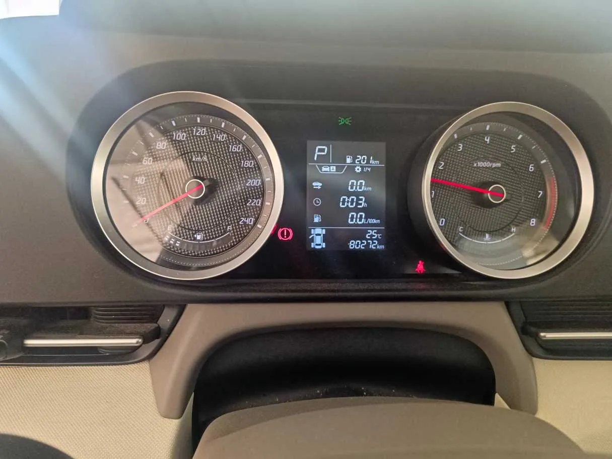 Car image 17