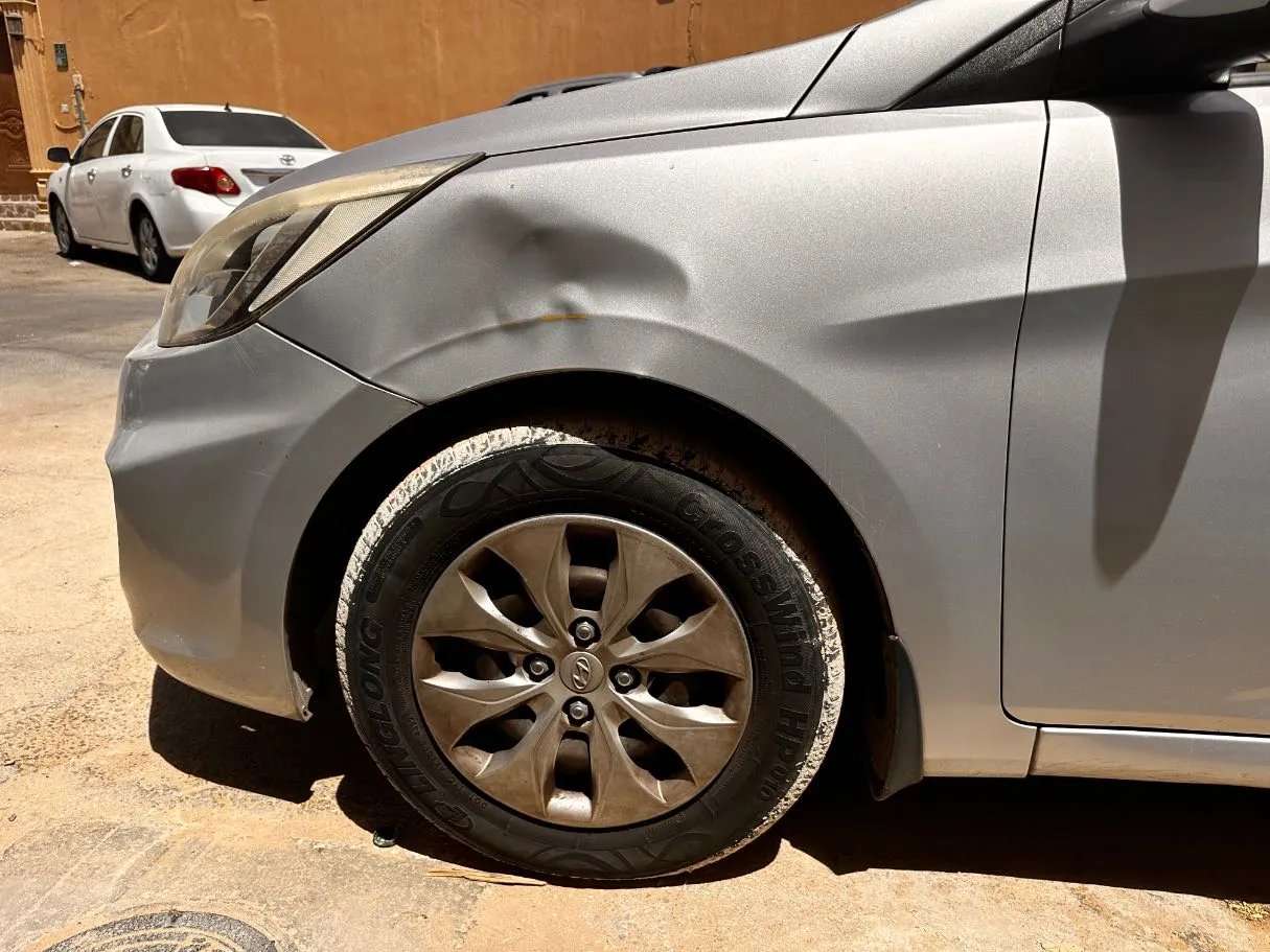 Car image 9