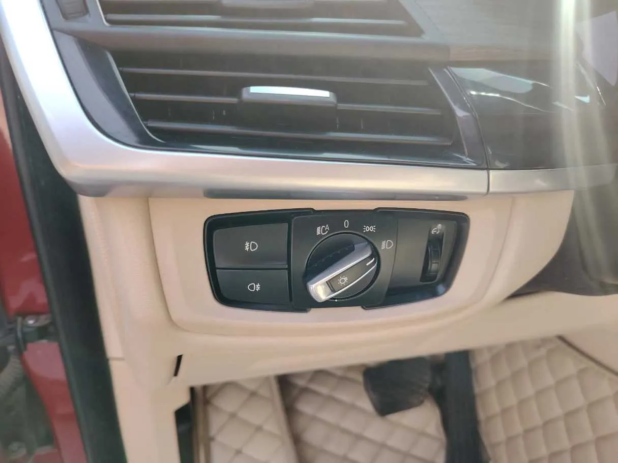 Car image 38