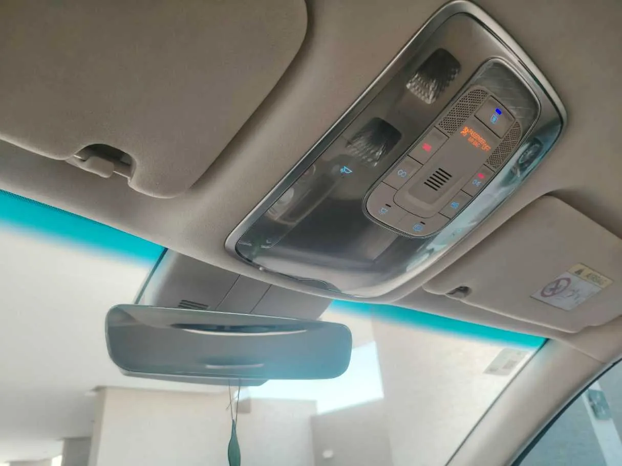 Car image 35