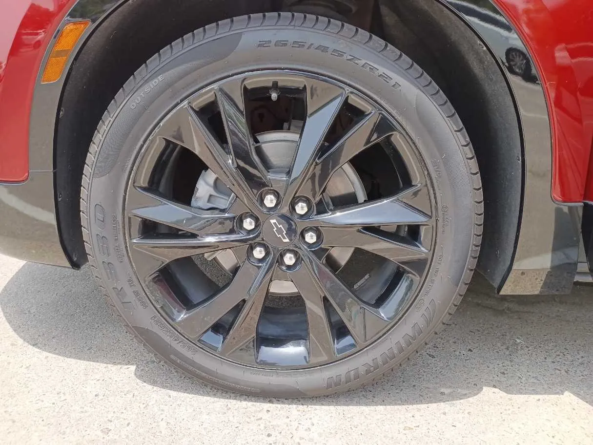 Car image 9