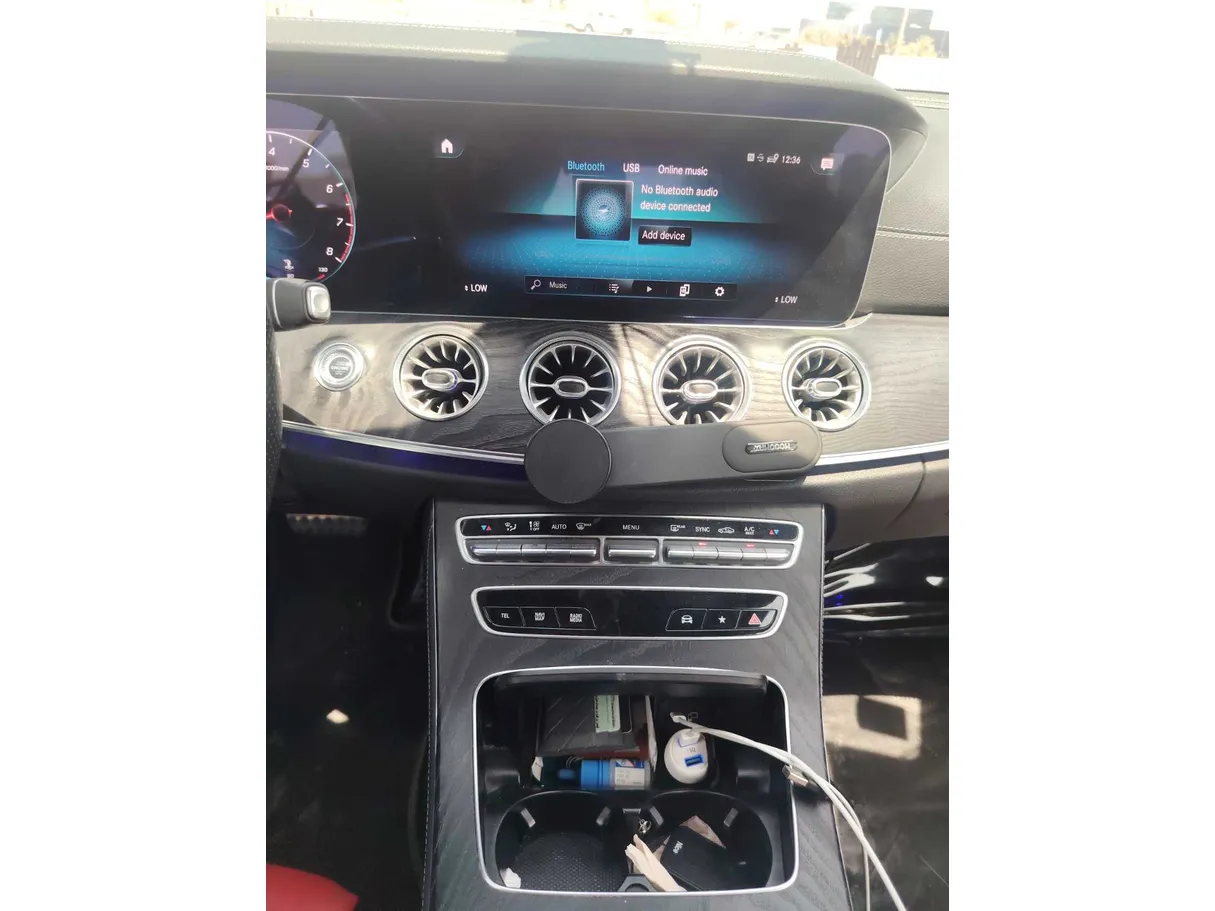 Car image 19