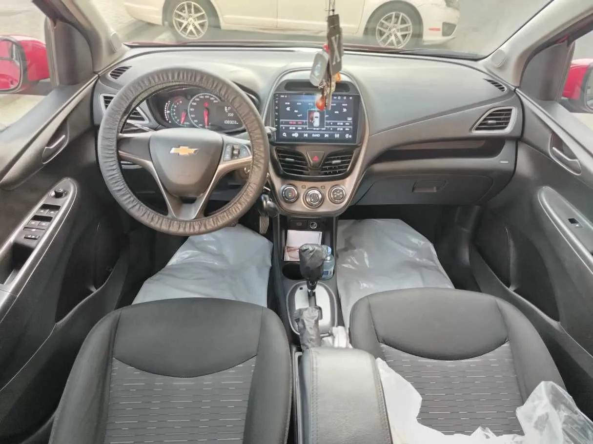 Car image 19