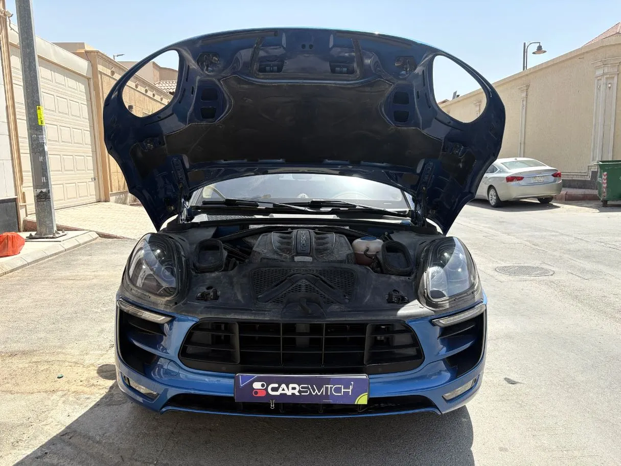 Car image 25