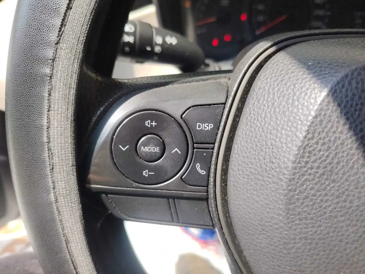 Car image 34