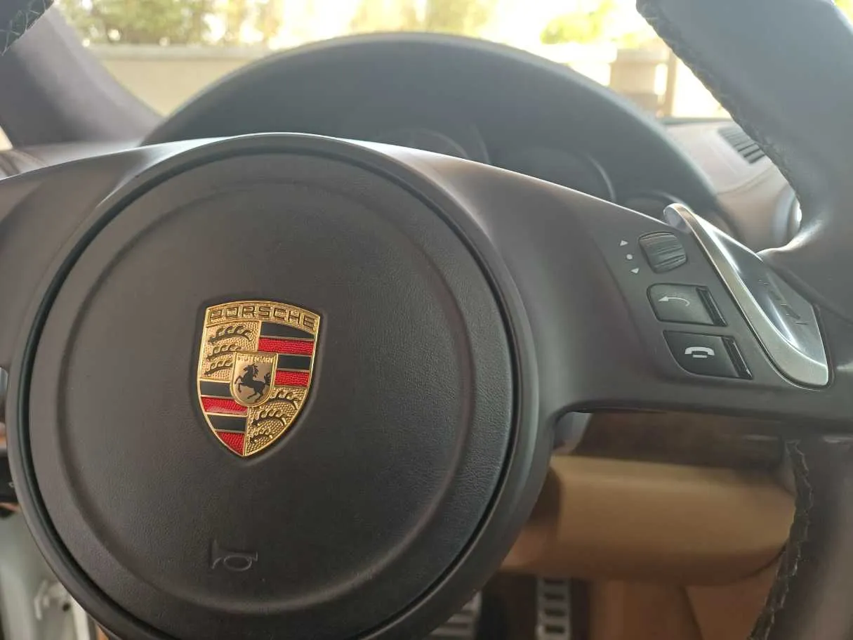 Car image 23