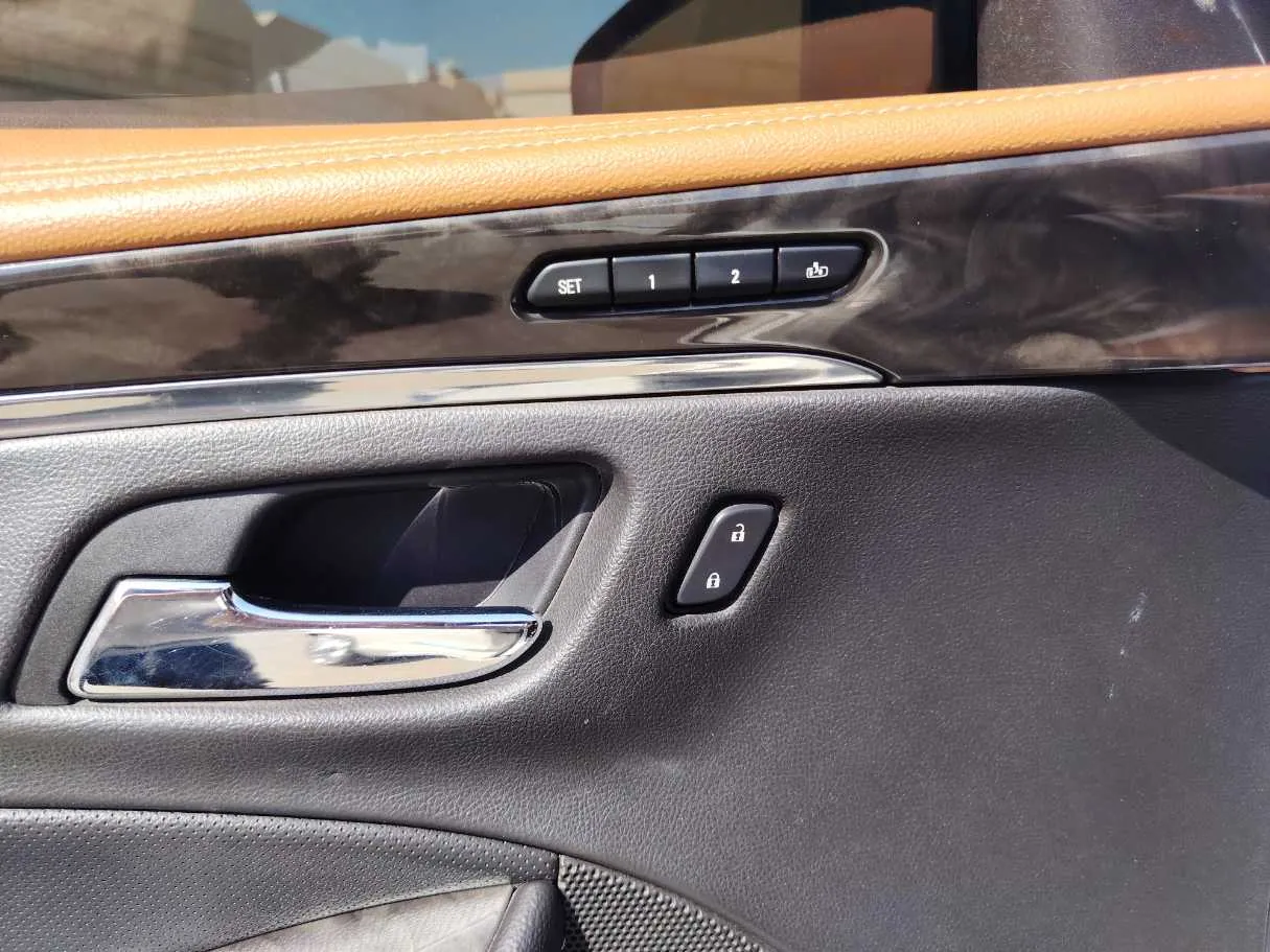 Car image 28