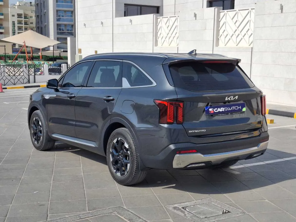 Car image 8