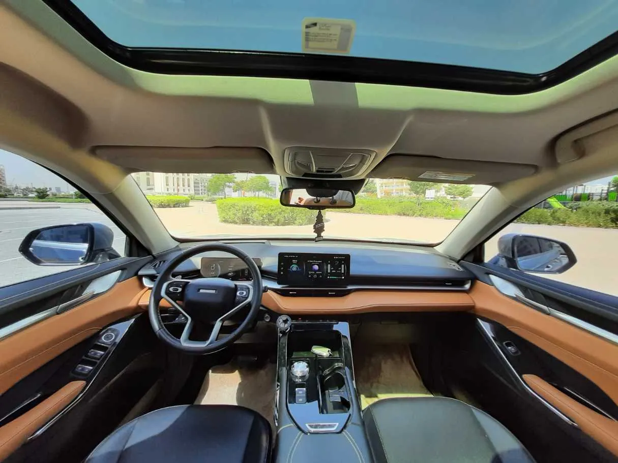 Car image 14