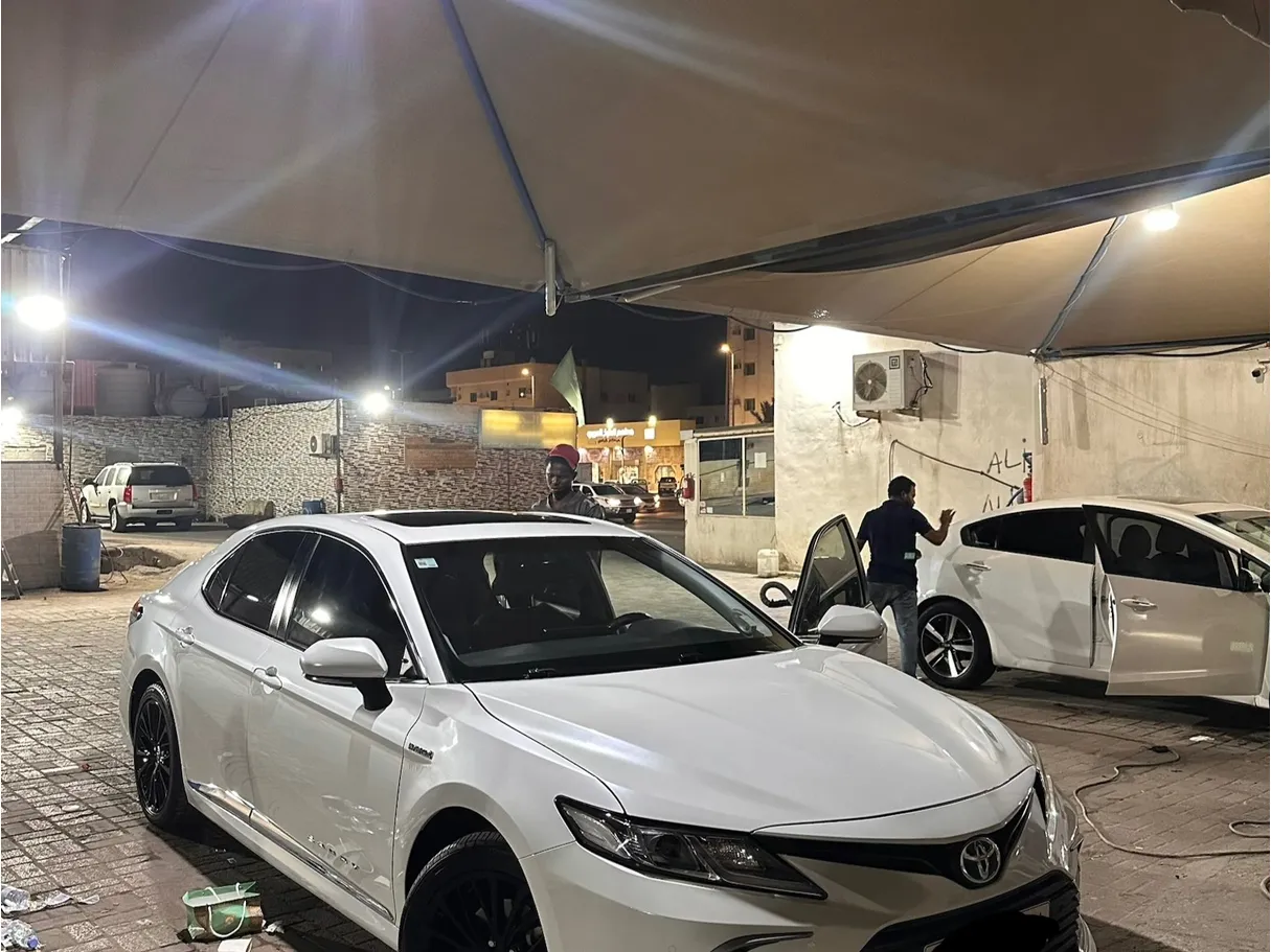 Car image 2
