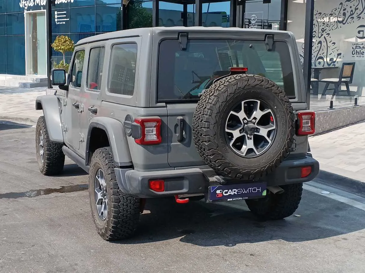 Car image 5