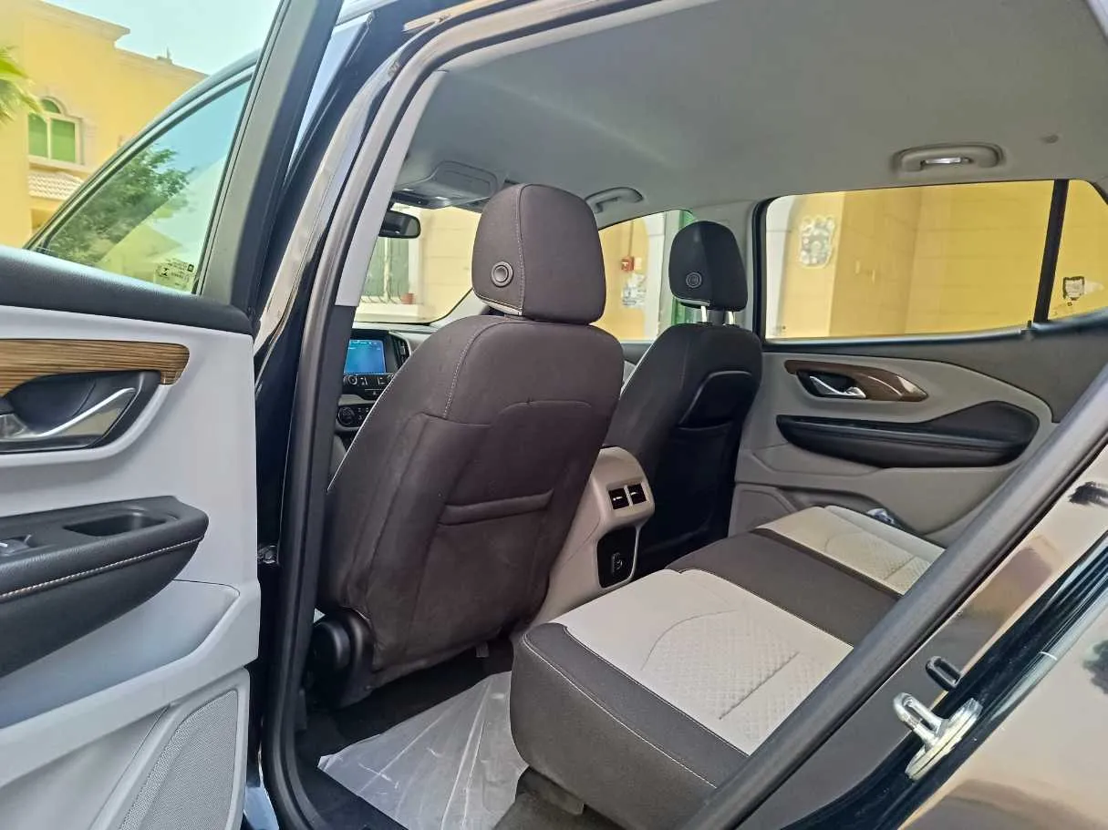 Car image 17