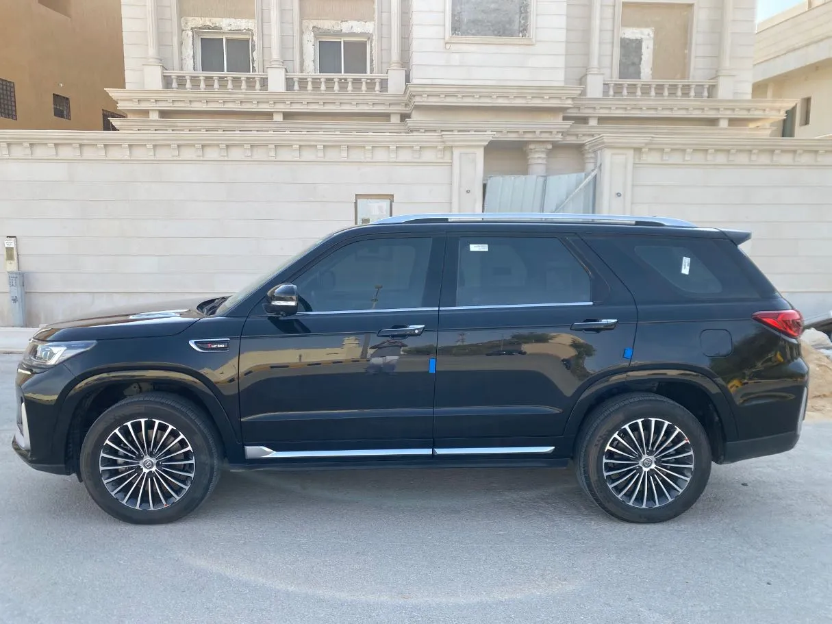 Car image 8