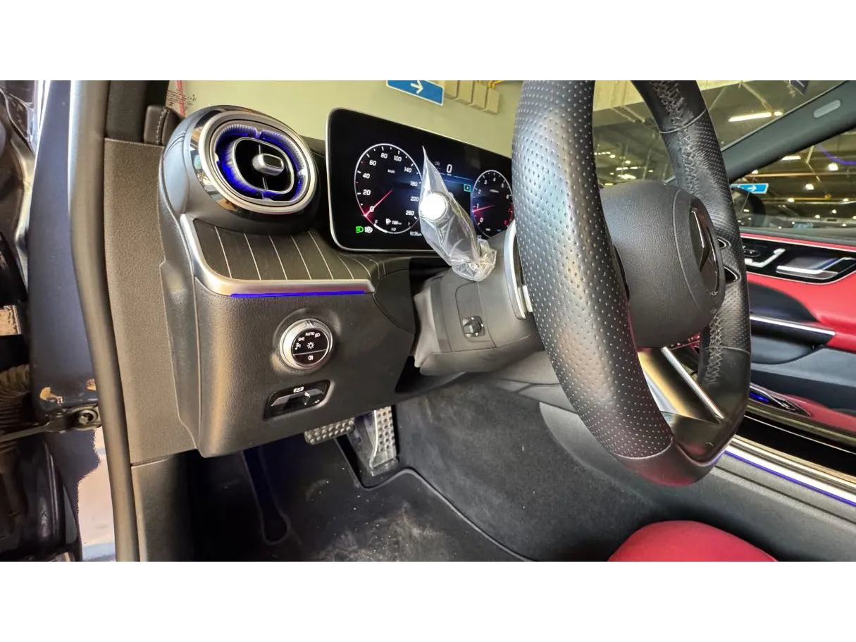 Car image 24