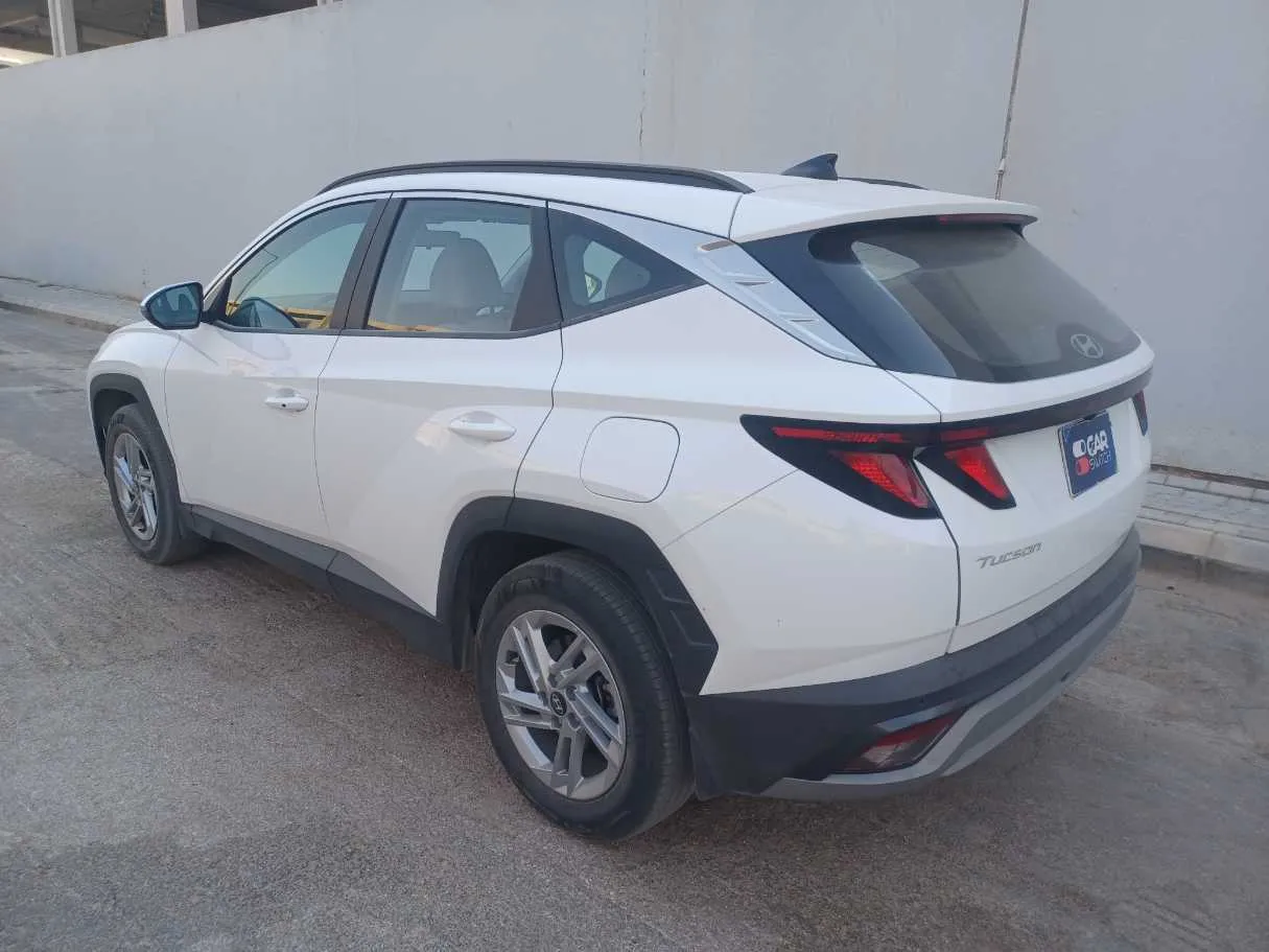 Car image 7