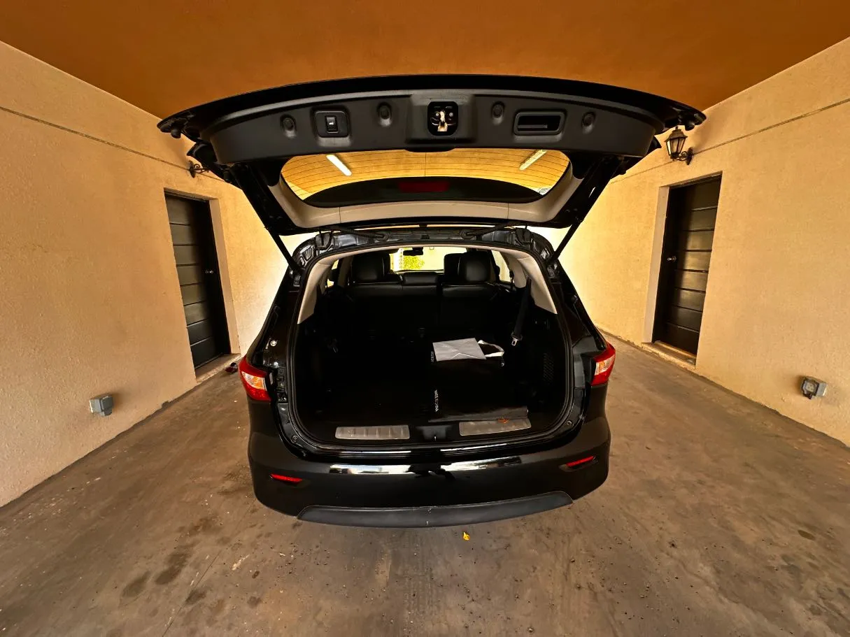Car image 23