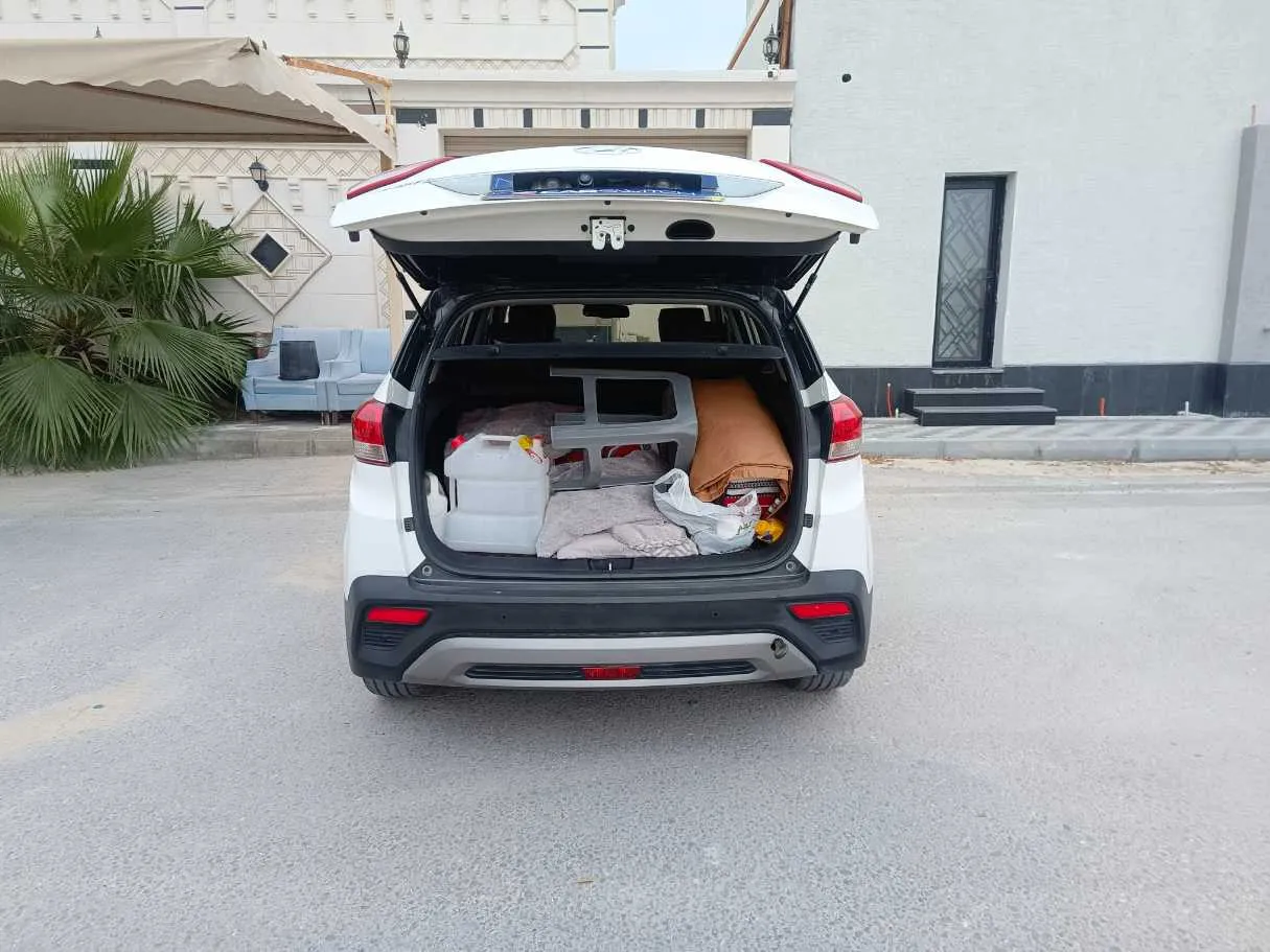 Car image 26