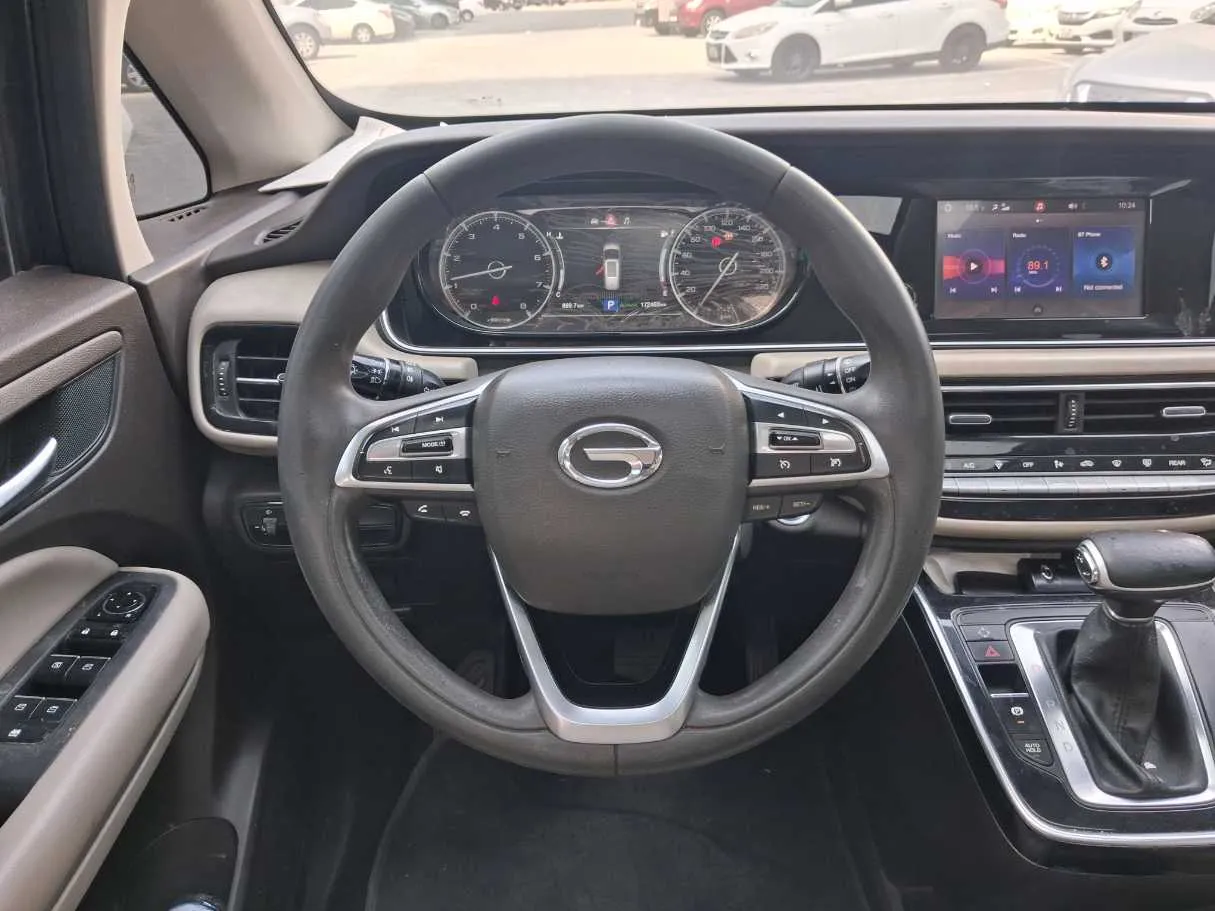 Car image 18