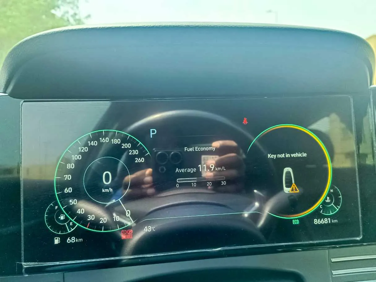 Car image 24