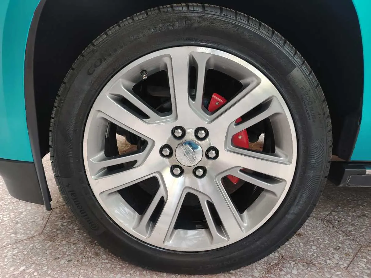Car image 10