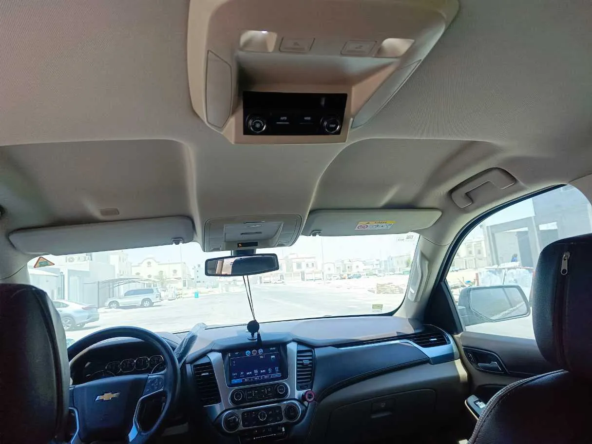 Car image 19