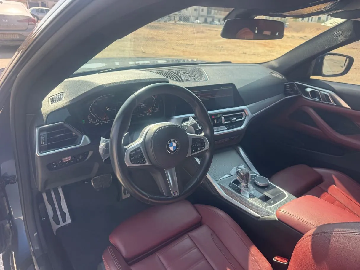 Car image 12