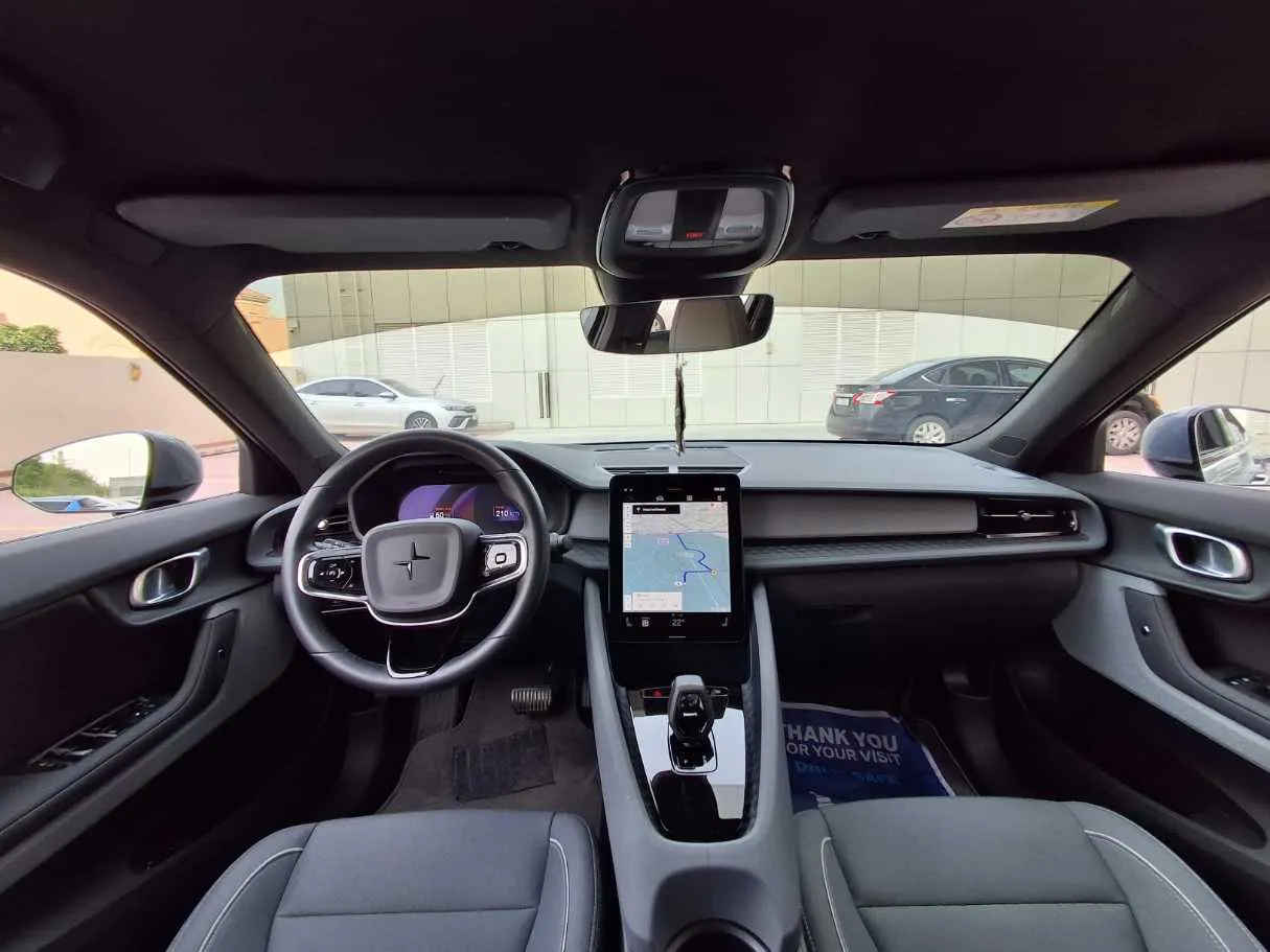 Car image 14