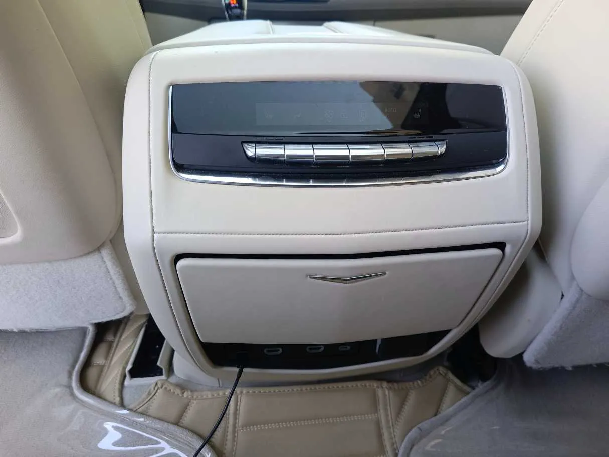 Car image 39