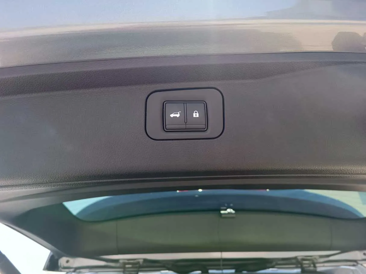 Car image 35