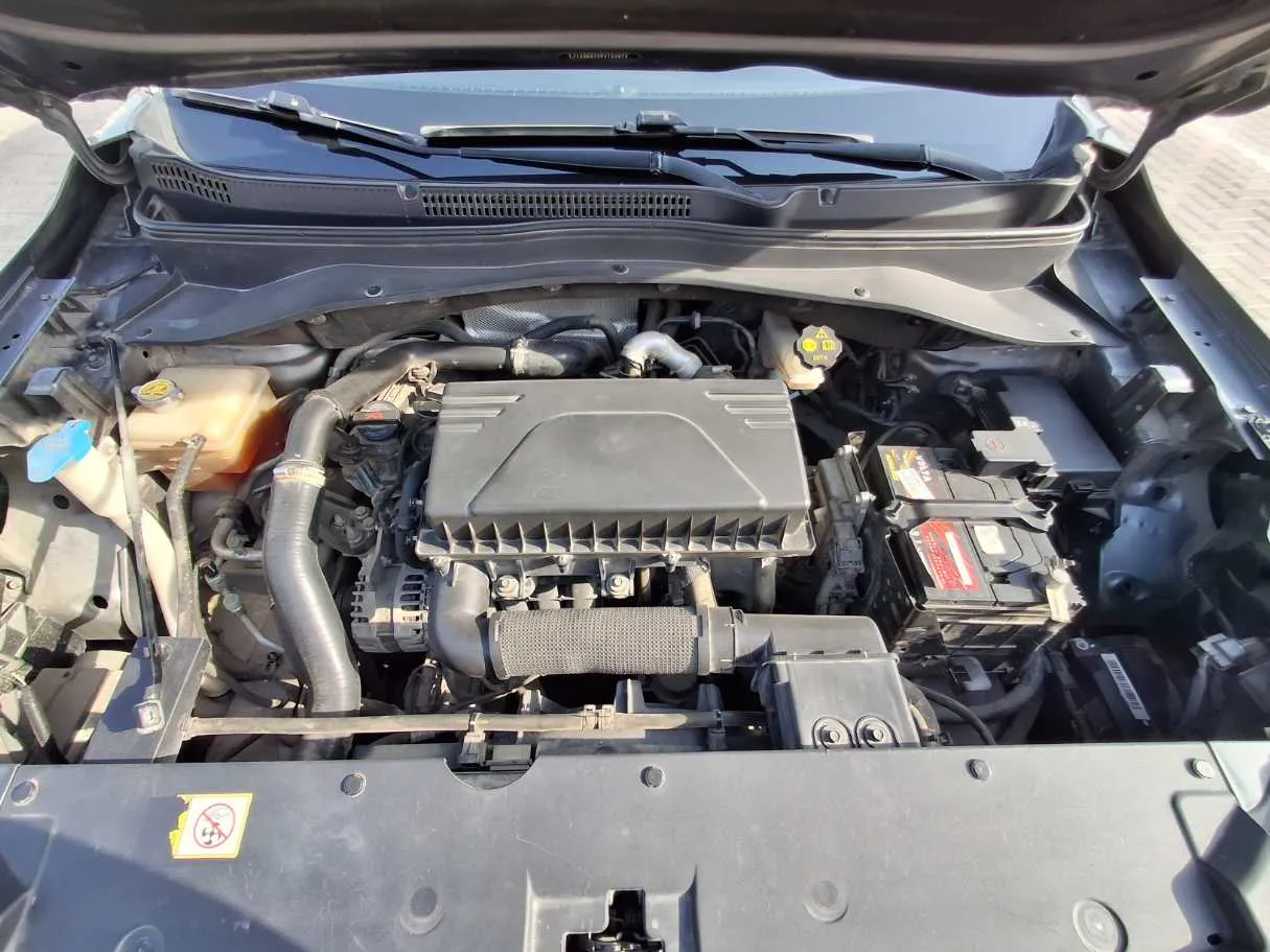 Car image 14