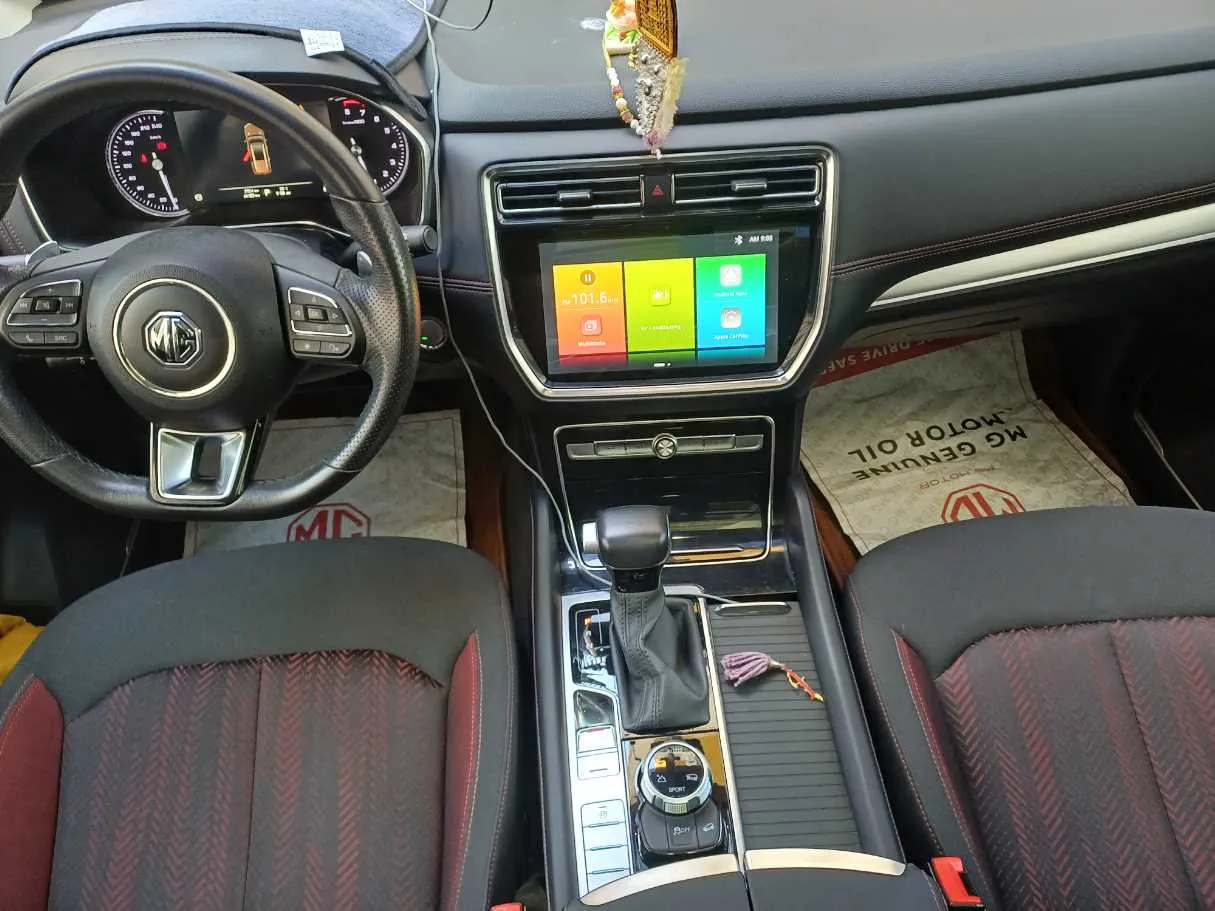 Car image 14
