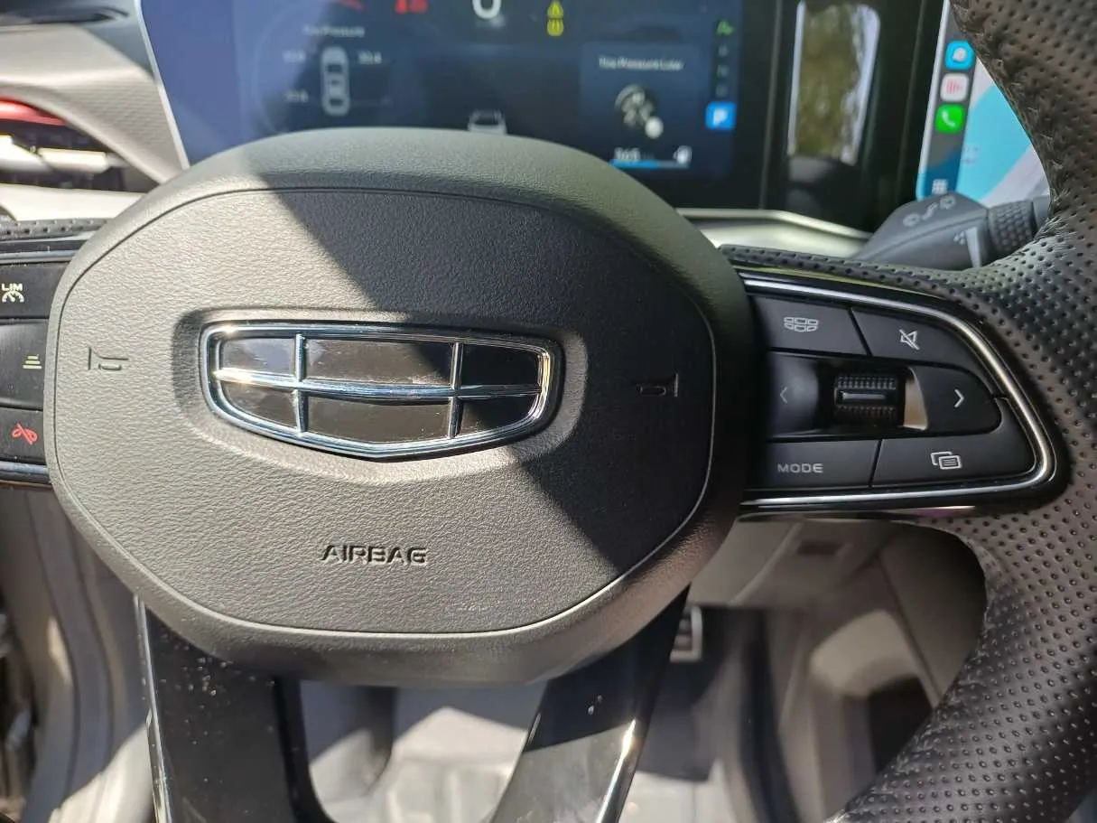 Car image 22