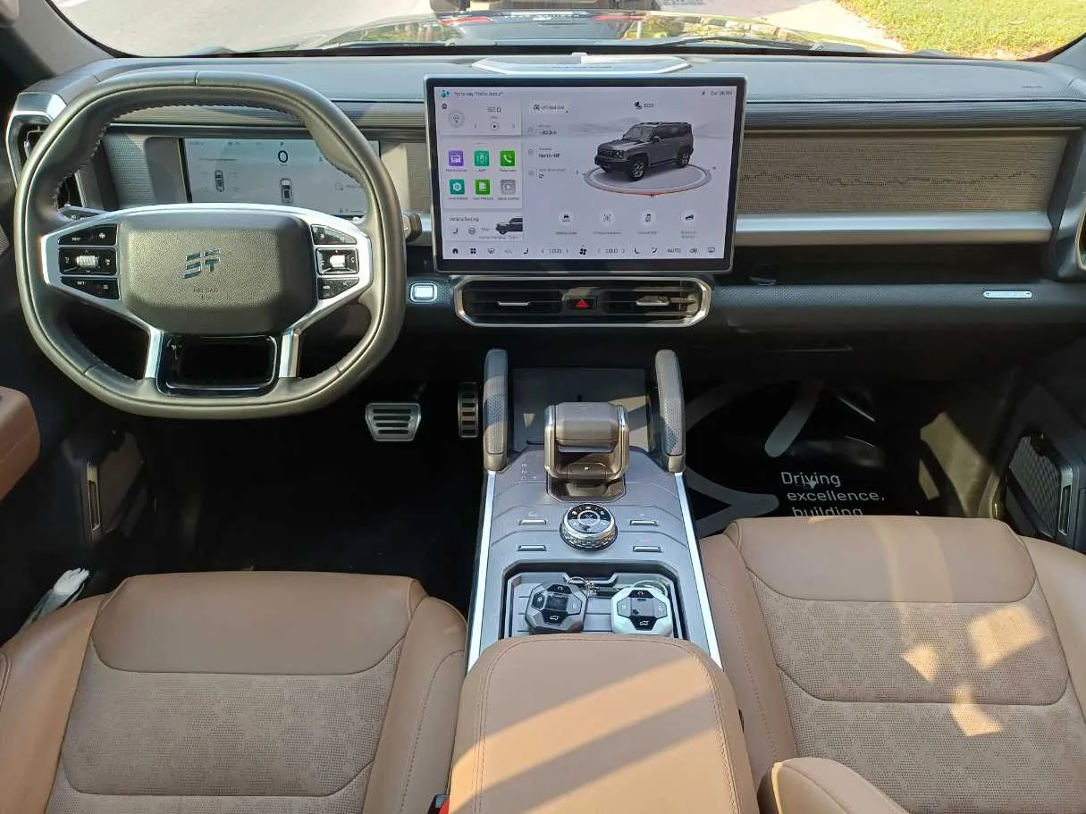 Car image 15