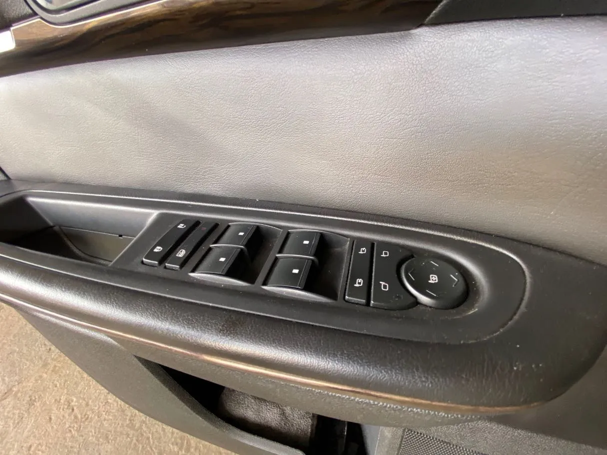 Car image 27