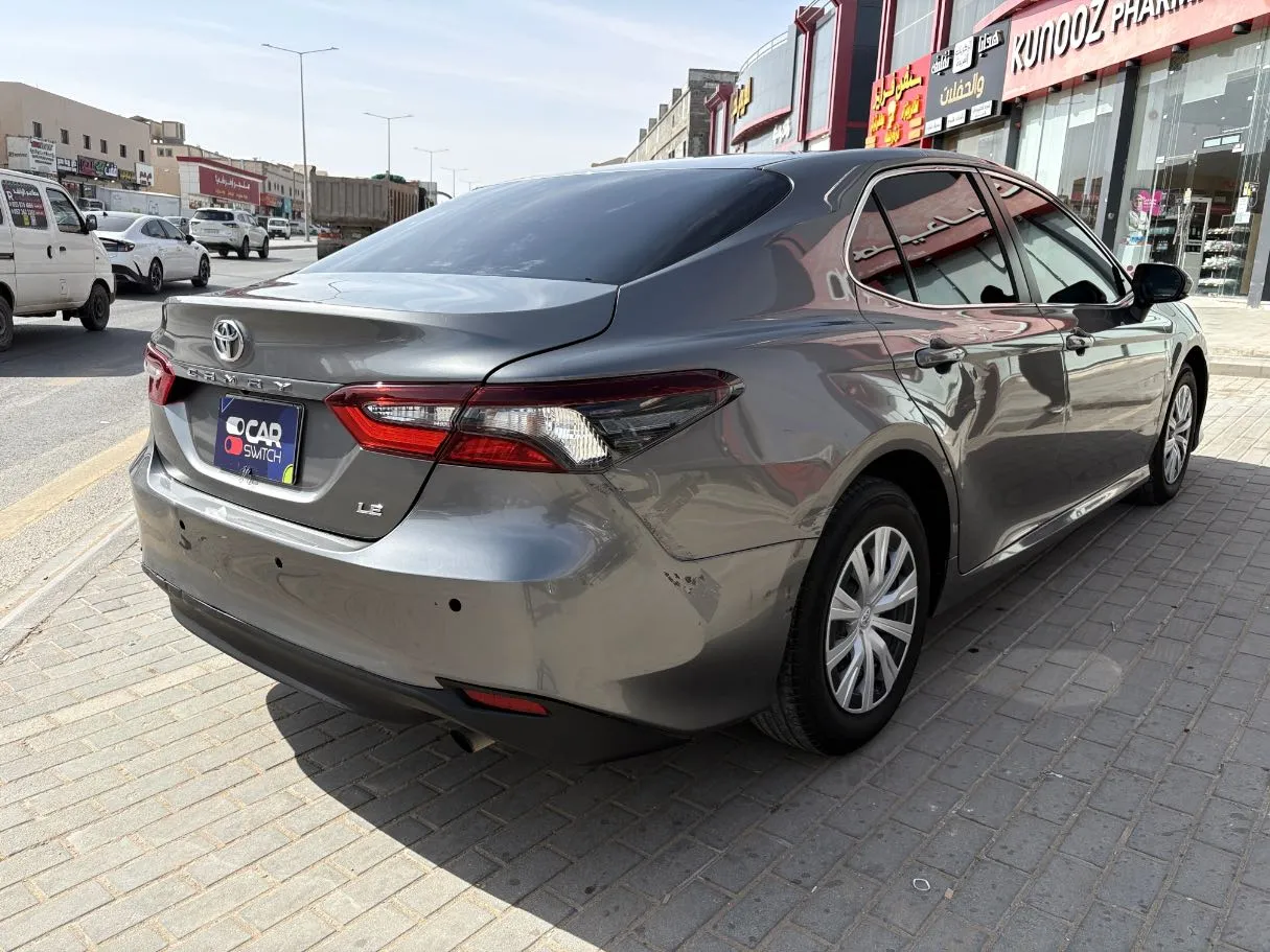 Car image 5