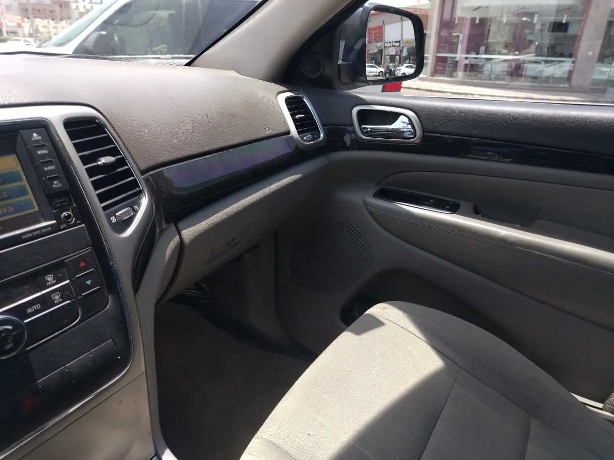 Car image 33