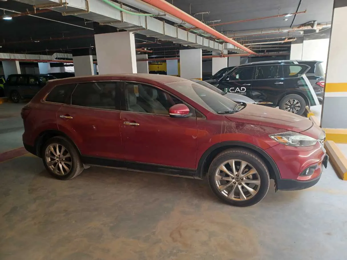 Car image 4