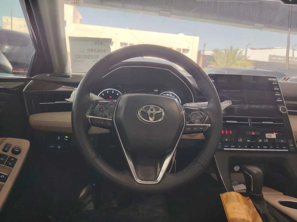 Car image 25