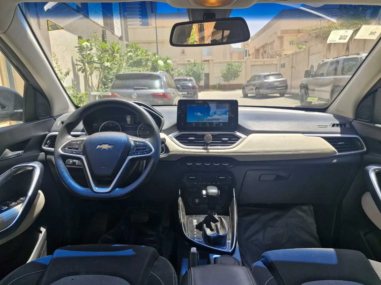 Car image 17