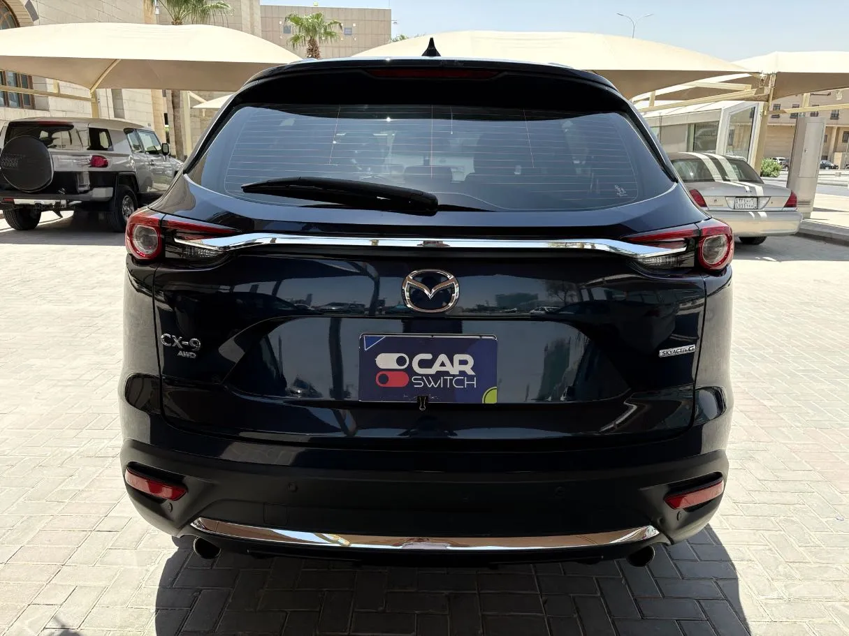 Car image 6