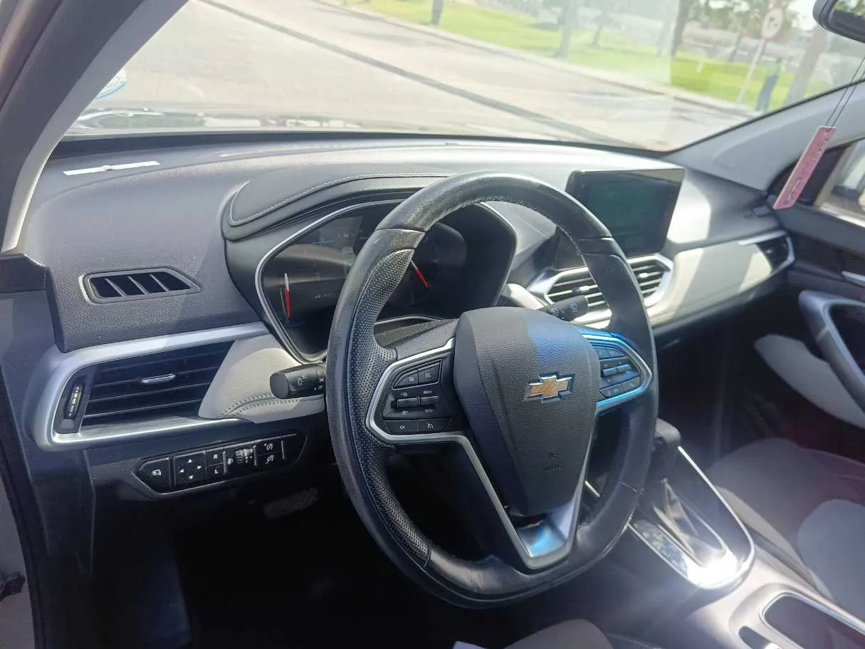 Car image 15