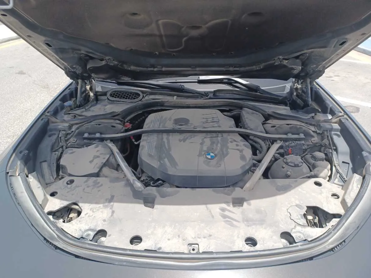 Car image 26