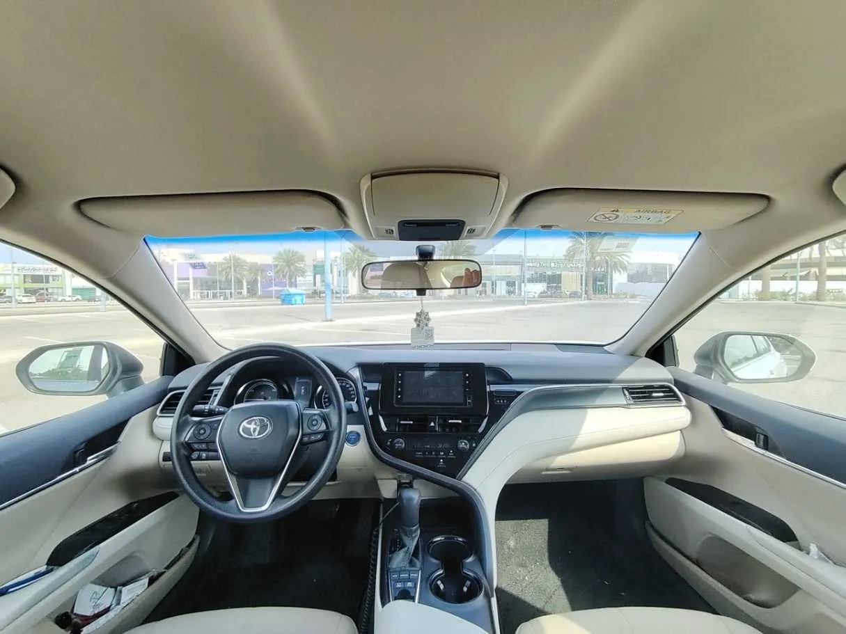 Car image 17