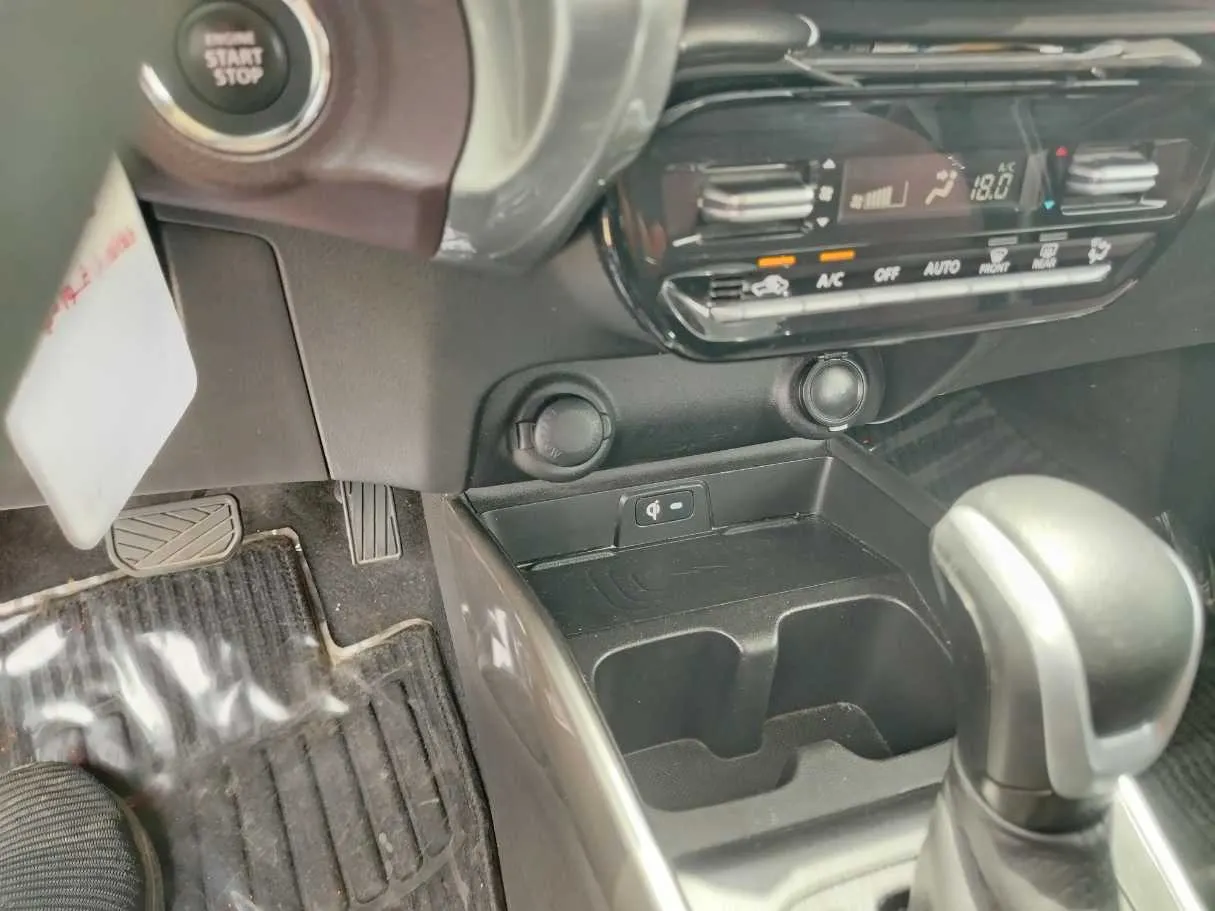 Car image 29