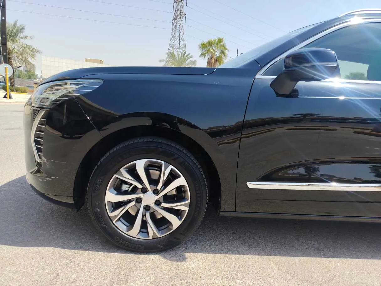 Car image 10