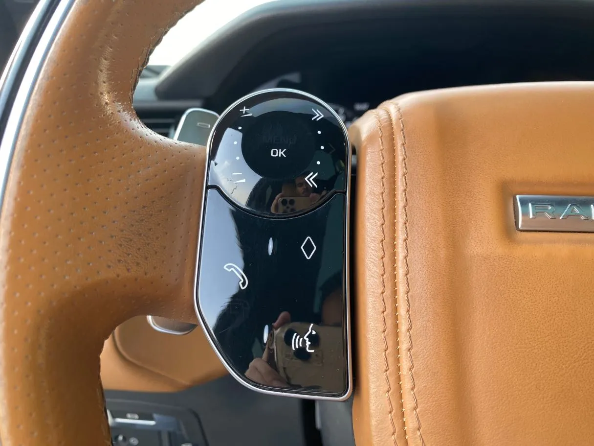 Car image 25
